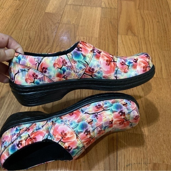 KLOGS FOOTWEAR Clogs Great for workers on their feet a lot Size 6 - Picture 9 of 16